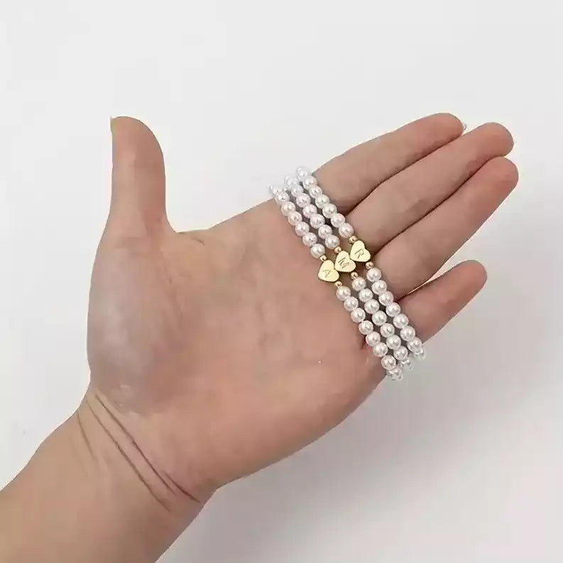 Bracelet en plaqué ou argent, un bijou chic et intemporel.