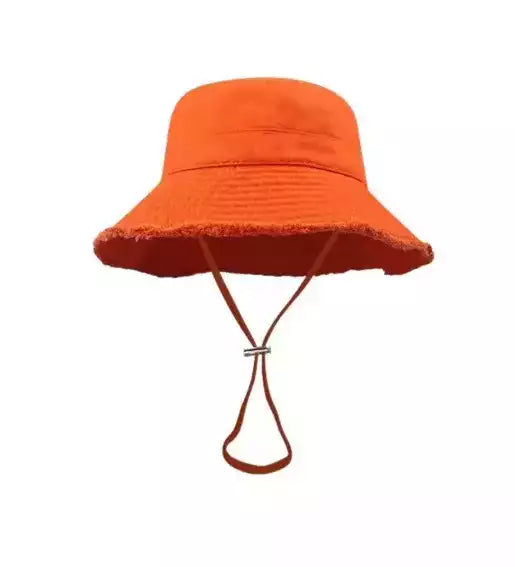 Chapeau rouge idéal pour l’été et la plage