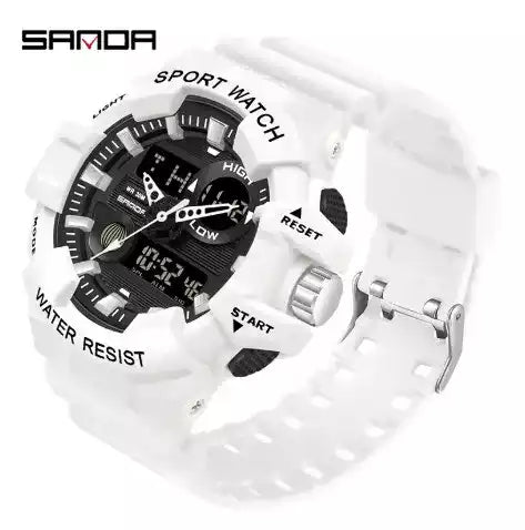 Montre SANDA Quartz Sport G portée au poignet d’un homme actif