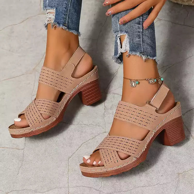 Sandales talons hauts pour tenue décontractée et chic